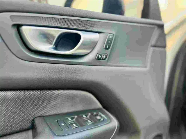 Volvo XC60 — Фото автомобиля 15