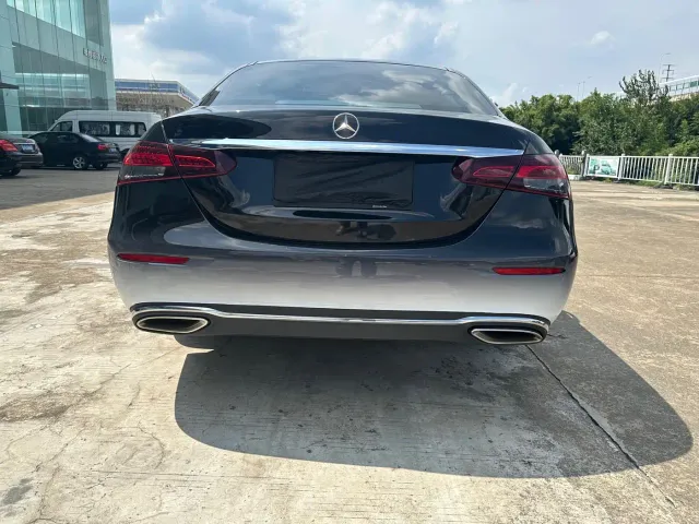 Mercedes-Benz E-Class — Фото автомобиля 10