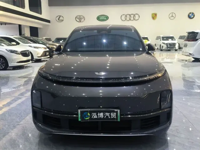 Li Auto L8 — Фото автомобиля 2