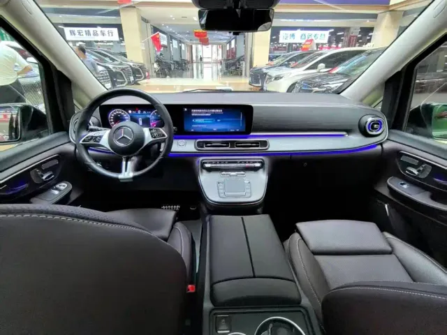 Mercedes-Benz V-Class — Фото автомобиля 18