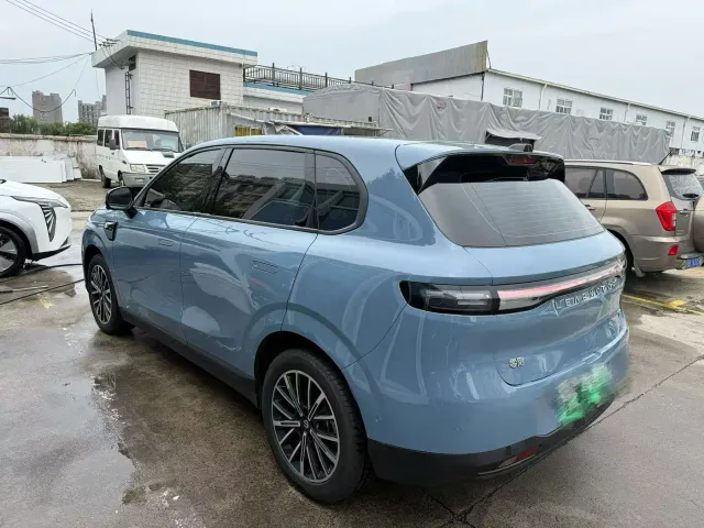 Leapmotor B10 — Фото автомобиля 7