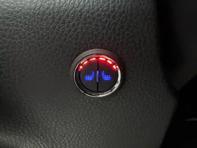 Toyota YARiS L Zhi Xuan 2022 1.5L CVT Luxury PLUS Edition — Фото автомобиля 15