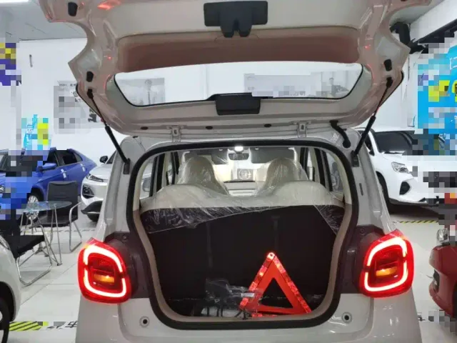 Wuling Hongguang Mini EV — Фото автомобиля 18