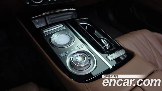 Genesis G80 Бензин 2.5 турбо AWD — Фото автомобиля 9