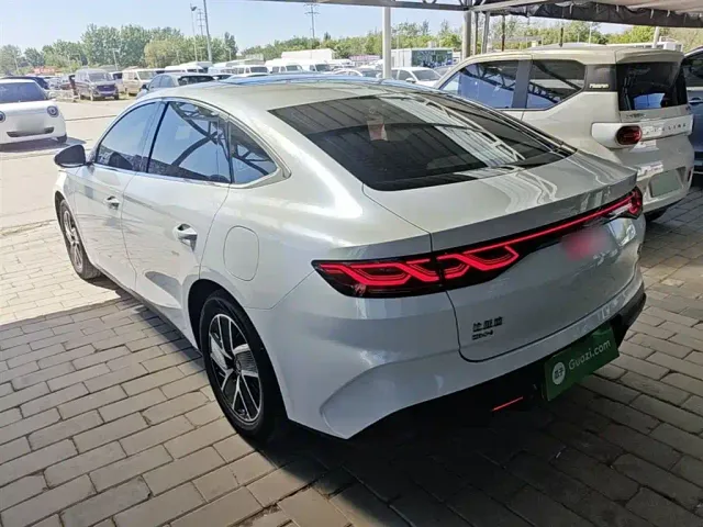 BYD Qin L — Фото автомобиля 4