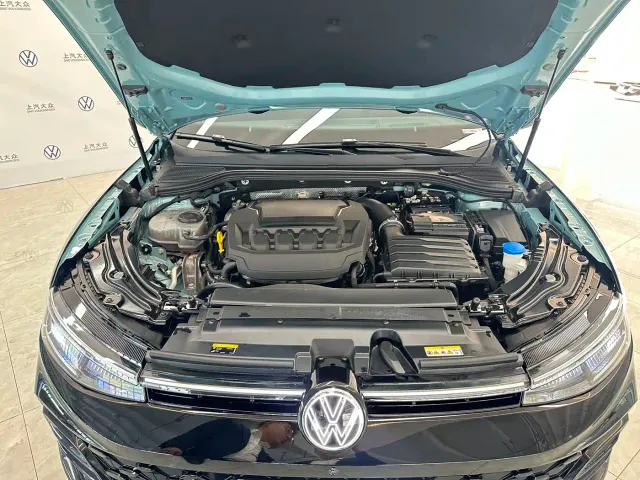 Volkswagen Passat — Фото автомобиля 14