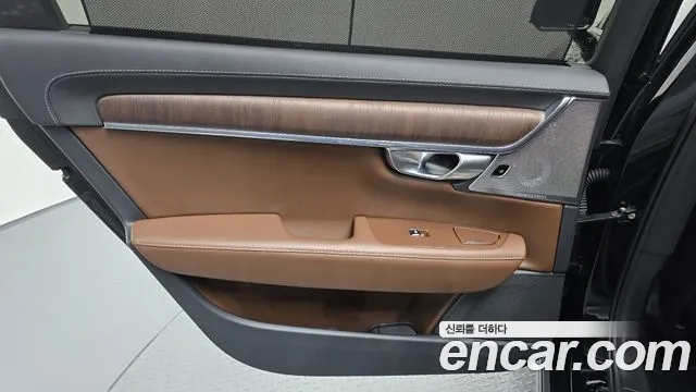 Volvo S90 — Фото автомобиля 14