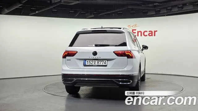 Volkswagen Tiguan — Фото автомобиля 4
