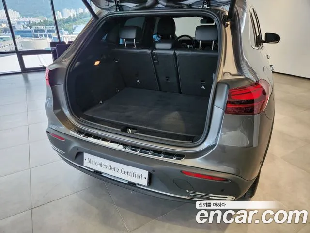 Mercedes-Benz EQA — Фото автомобиля 10