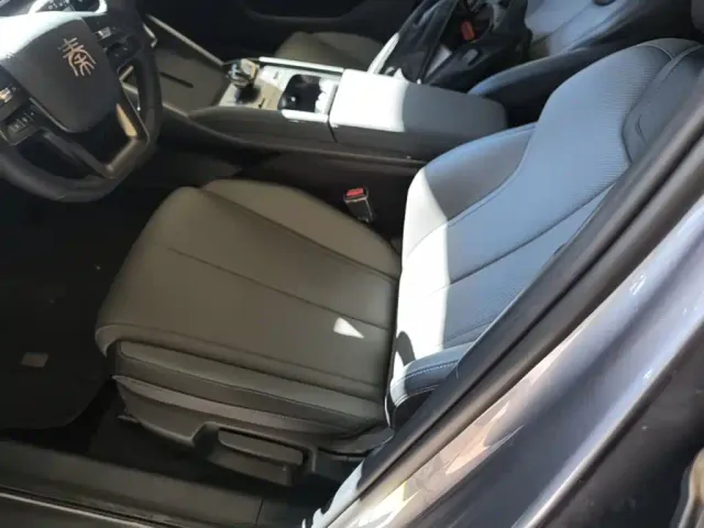BYD Qin L — Фото автомобиля 14