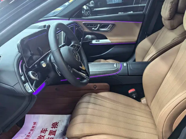 Mercedes-Benz E-Class — Фото автомобиля 4