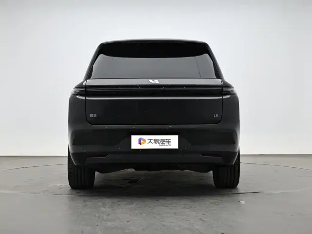 Li Auto L8 — Фото автомобиля 4