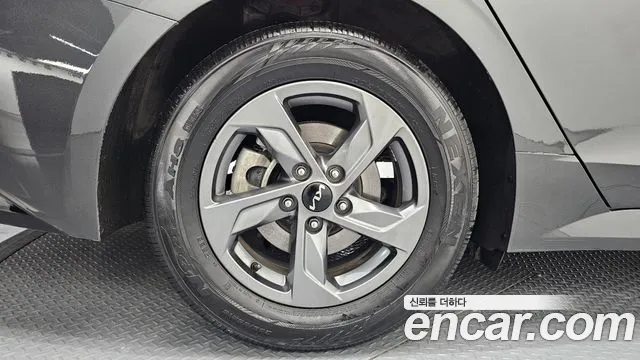 Kia K5 K5 3 поколение 2.0 LPI(Для проката) — Фото автомобиля 5