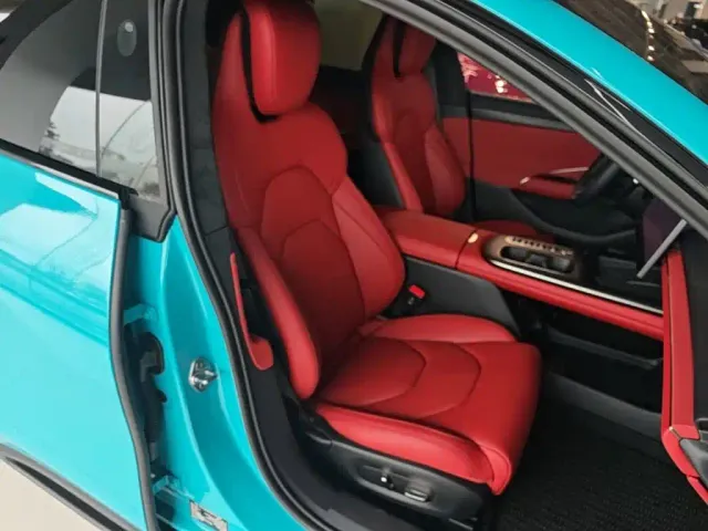 Xiaomi SU7 — Фото автомобиля 24