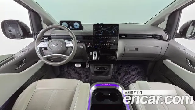 Hyundai Staria Staria 4WD Lounge 9 мест — Фото автомобиля 6