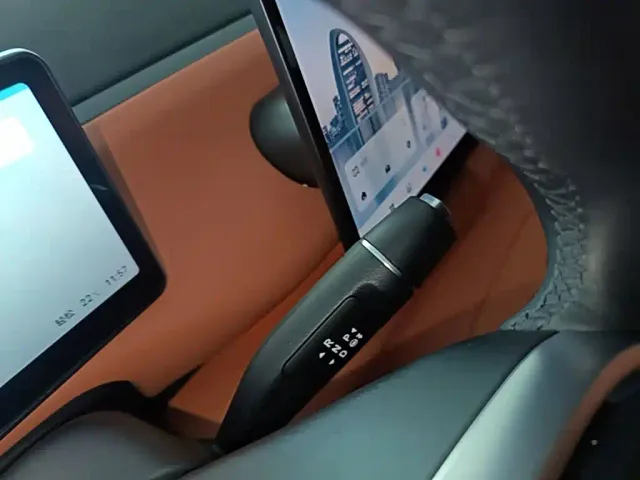 Leapmotor C10 — Фото автомобиля 13