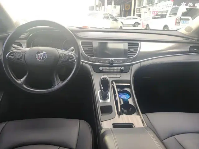Buick LaCrosse — Фото автомобиля 11