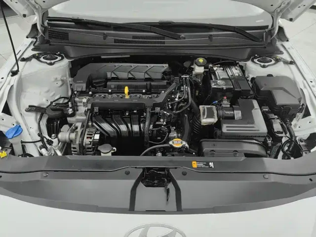 Hyundai Elantra — Фото автомобиля 10