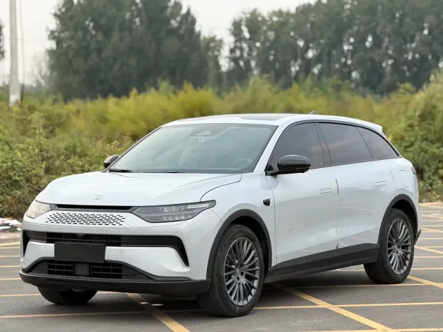 Leapmotor Leapmotor C11 2023 Extended Range 200 Comfort Edition — Фото автомобиля 3