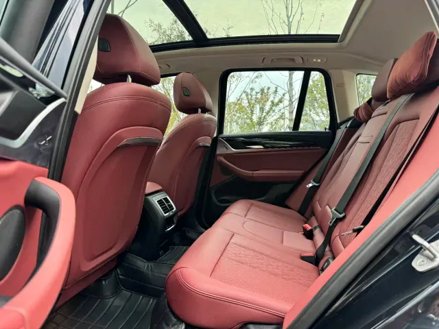 BMW iX3 — Фото автомобиля 10