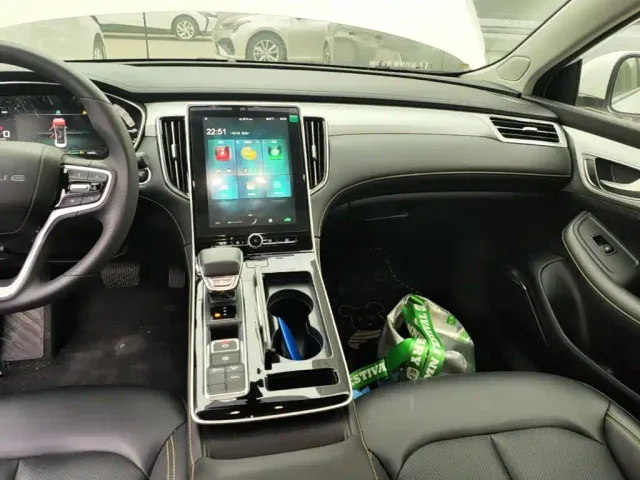 Roewe i6 MAX EV — Фото автомобиля 12