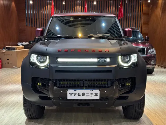 Land Rover Defender — Фото автомобиля 2
