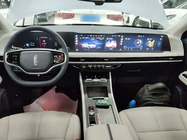 Lincoln Corsair — Фото автомобиля 9