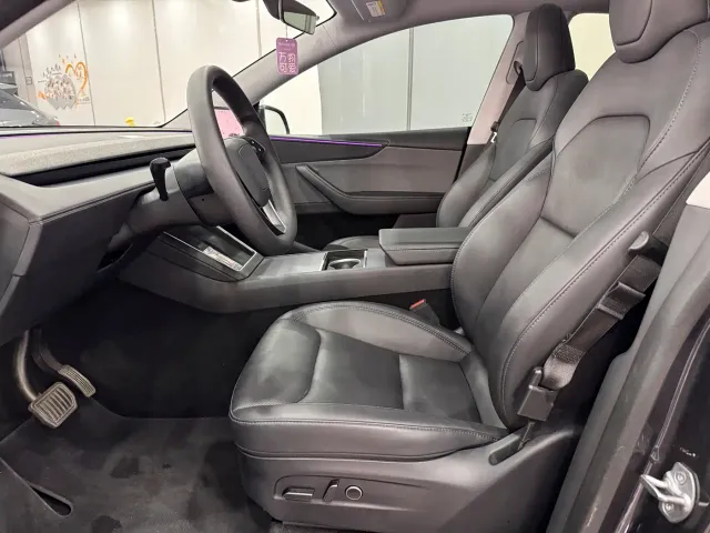 Tesla Model Y — Фото автомобиля 5
