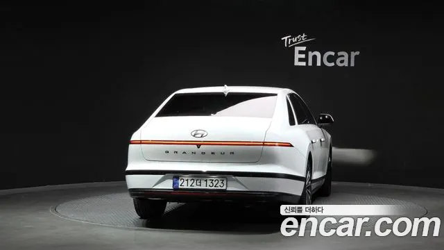 Hyundai Grandeur GN7 — Фото автомобиля 4