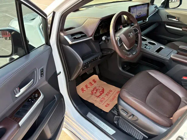 Toyota Granvia — Фото автомобиля 9