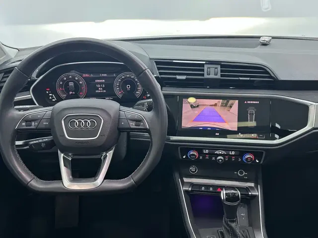 Audi Q3 — Фото автомобиля 10