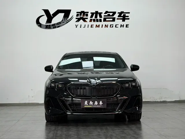 BMW 5 Series — Фото автомобиля 2