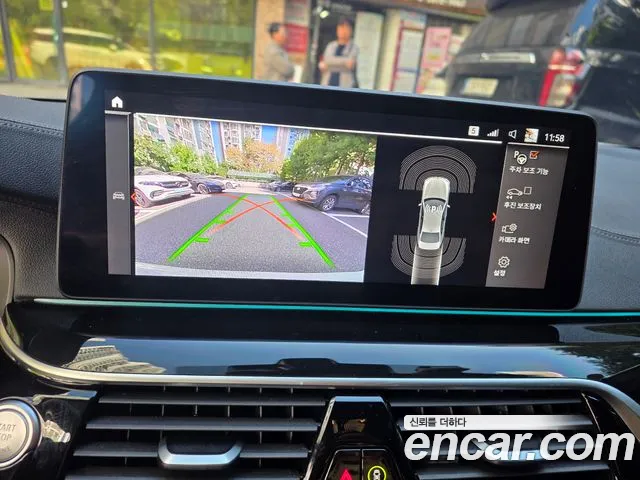 BMW 5 Series G30 — Фото автомобиля 12