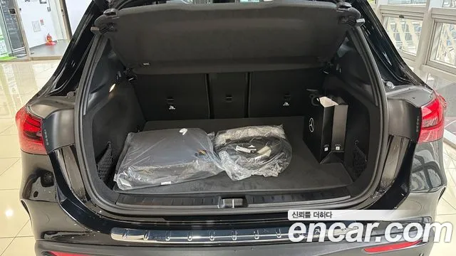 Mercedes-Benz EQA — Фото автомобиля 13