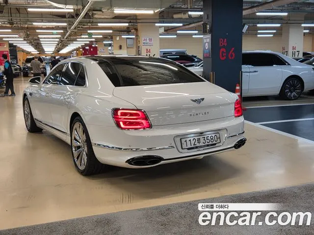 Bentley Flying Spur — Фото автомобиля 7