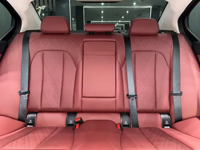 BMW 3 Series — Фото автомобиля 6