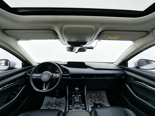Mazda Axela — Фото автомобиля 7
