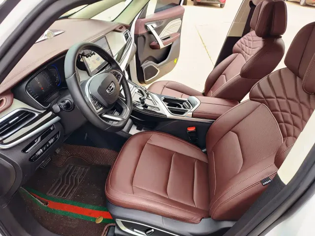 Geely Jiaji — Фото автомобиля 8