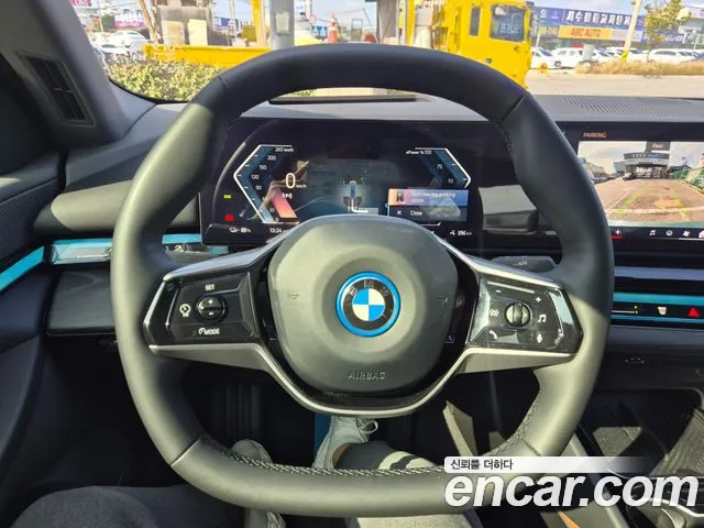 BMW i5 G60 — Фото автомобиля 7