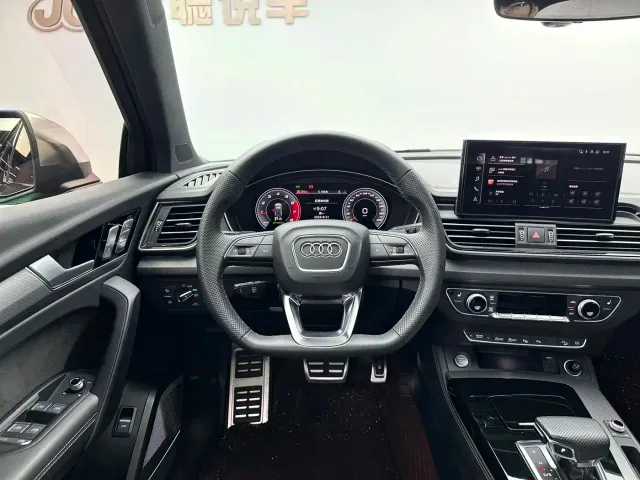 Audi Q5L Sportback — Фото автомобиля 7