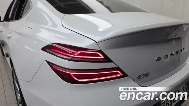 Genesis G70 — Фото автомобиля 8