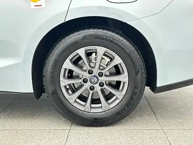 BYD Qin L — Фото автомобиля 16
