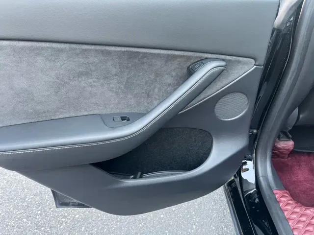 Tesla Model Y — Фото автомобиля 9