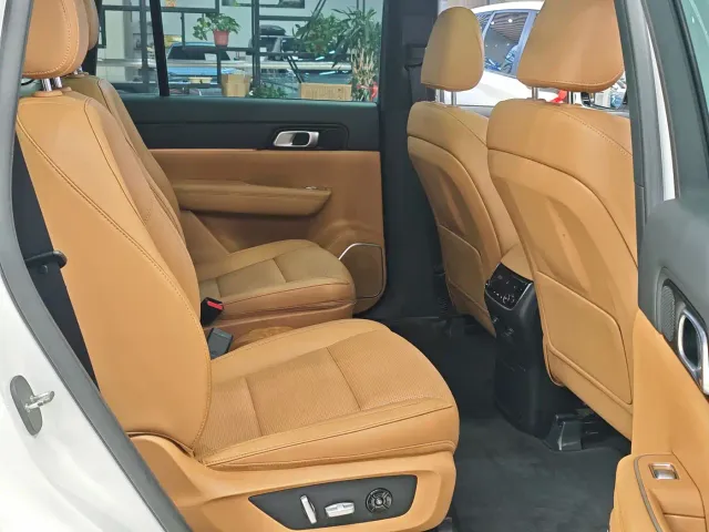 Li Auto ONE — Фото автомобиля 6