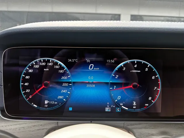 Mercedes-Benz E-Class — Фото автомобиля 8