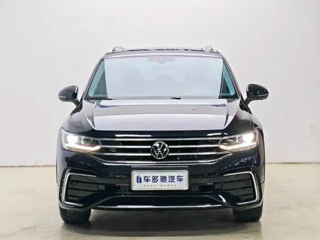 Volkswagen Tiguan L — Фото автомобиля 2