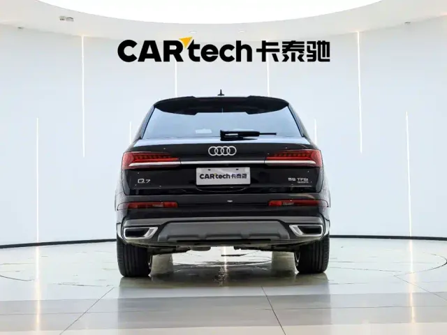 Audi Q7 — Фото автомобиля 2