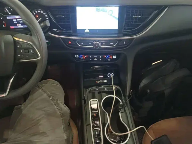 Buick Regal — Фото автомобиля 13