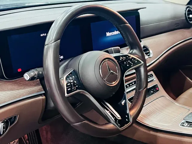 Mercedes-Benz E-Class — Фото автомобиля 11