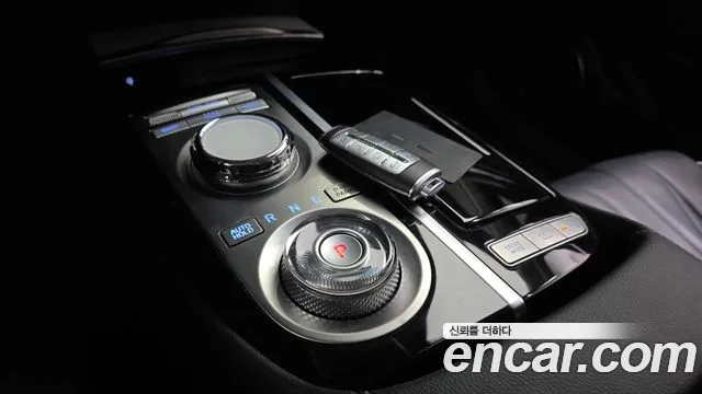 Genesis G80 RG3 — Фото автомобиля 12